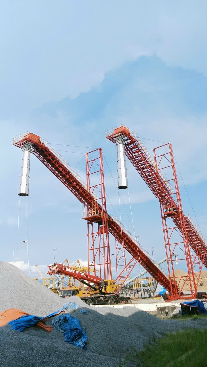 Hệ Thống băng tải vận chuyển răm gỗ tại cảng biển